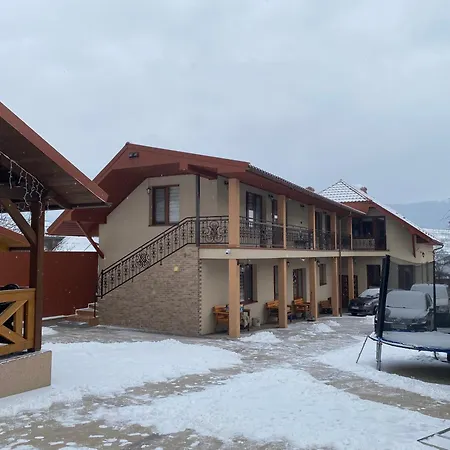 Садиба У Дохтора Відпочинок У Карпатах Golubinoye Exterior photo
