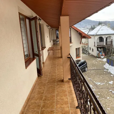 Садиба У Дохтора Відпочинок У Карпатах Golubinoye Exterior photo